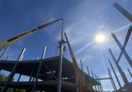 Montaje de la estructura con grúa